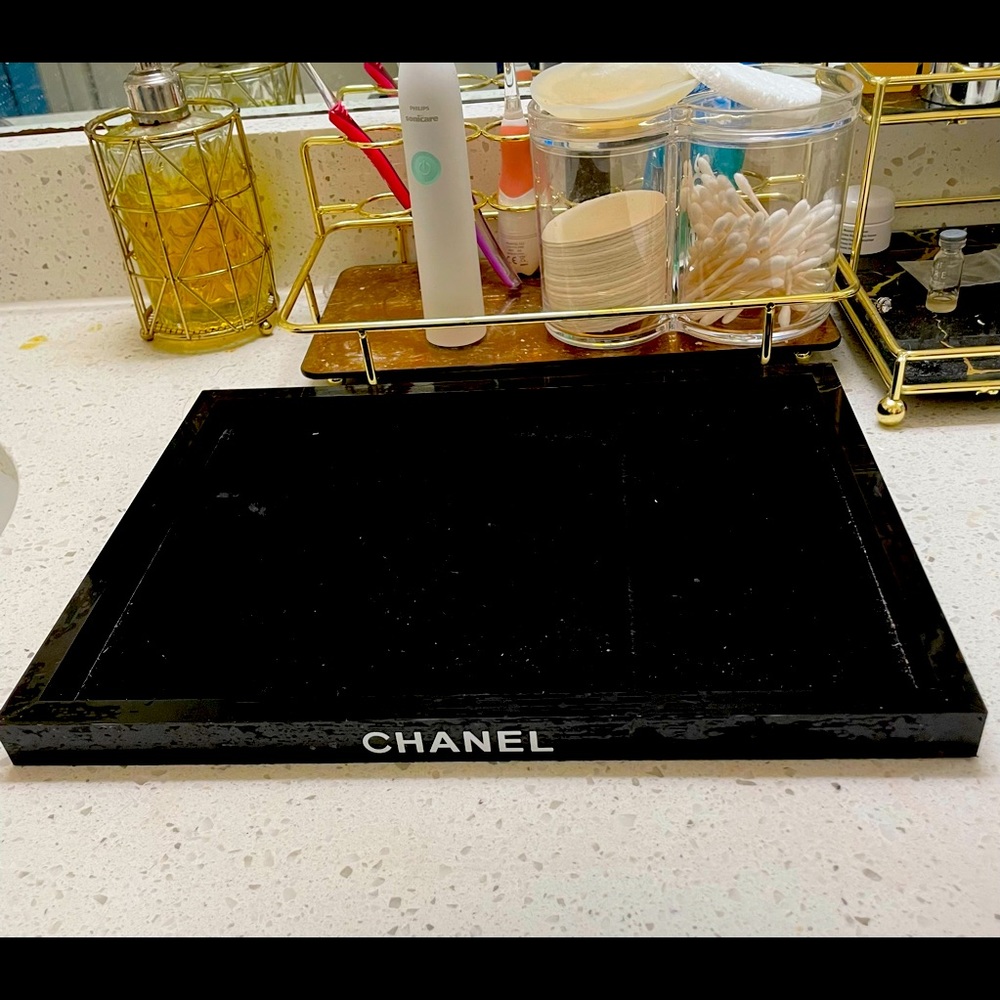 Perfume organizer